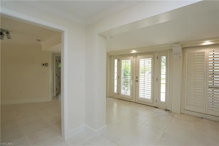 2901 Crayton Rd, Naples, Florida 34103