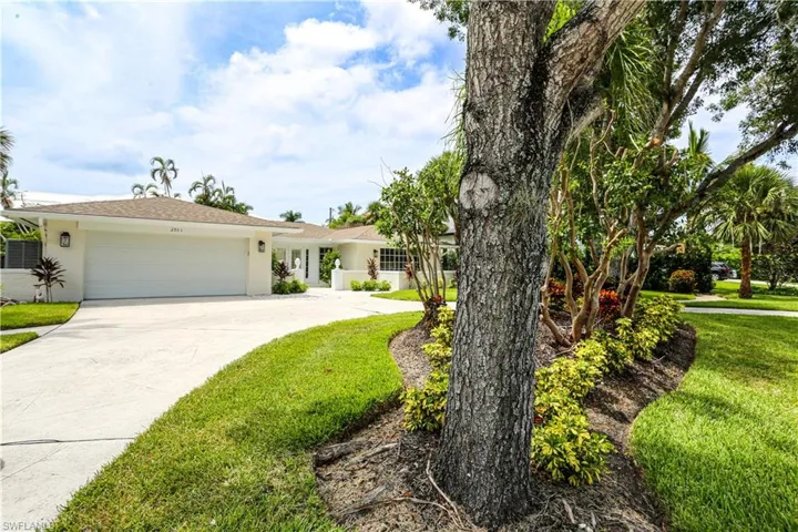 2901 Crayton Rd, Naples, Florida 34103