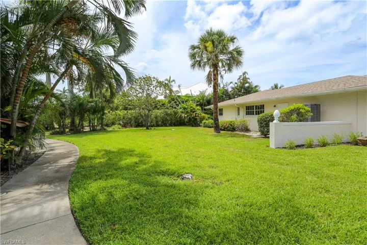 2901 Crayton Rd, Naples, Florida 34103