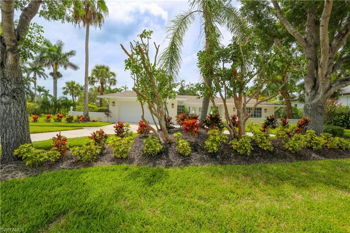 2901 Crayton Rd, Naples, Florida 34103