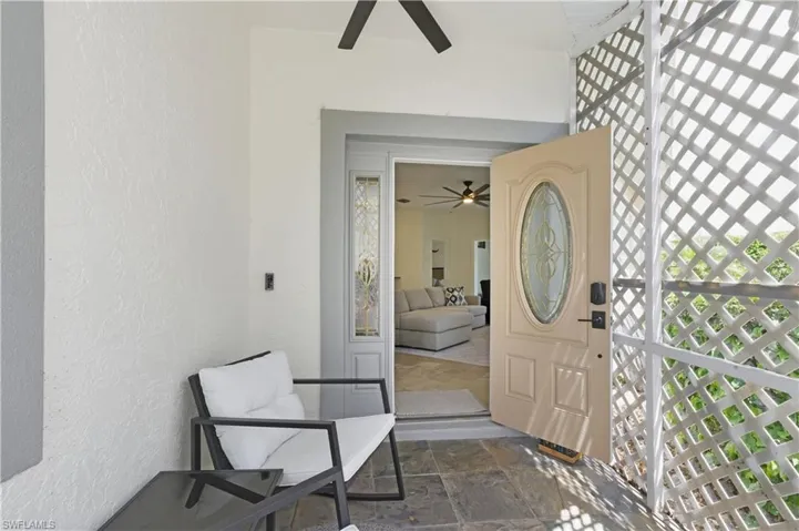 415  Crossfield  CIR, Naples, FL 34104