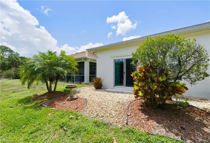 415  Crossfield  CIR, Naples, FL 34104
