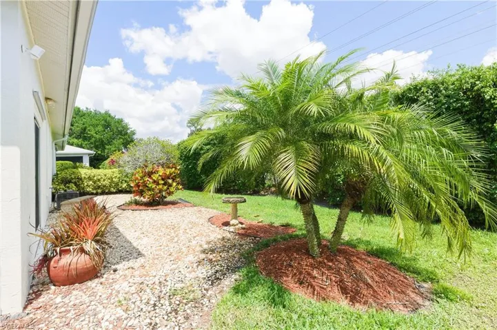 415  Crossfield  CIR, Naples, FL 34104