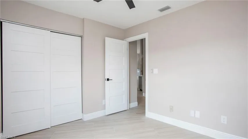8390  Excalibur  CIR, Naples, FL 34108