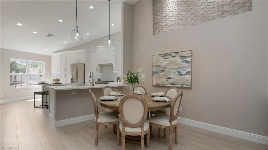 8390  Excalibur  CIR, Naples, FL 34108