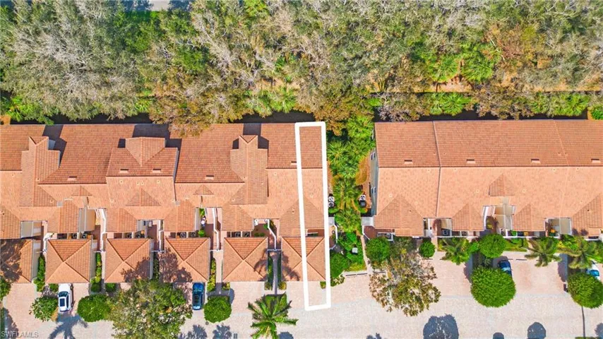 8390  Excalibur  CIR, Naples, FL 34108