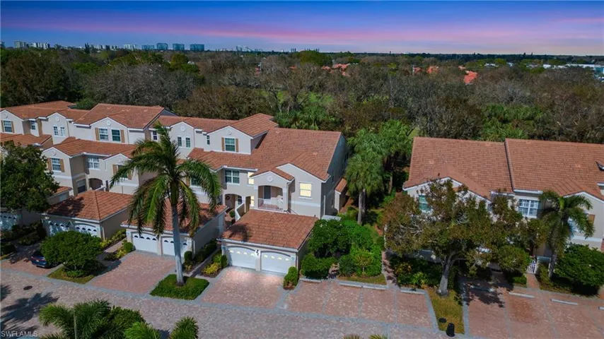 8390  Excalibur  CIR, Naples, FL 34108