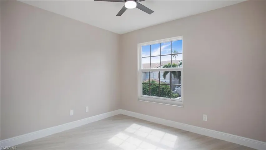 8390  Excalibur  CIR, Naples, FL 34108