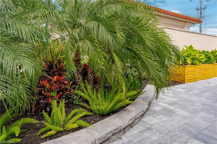 13595  Snook  CIR, Naples, FL 34114