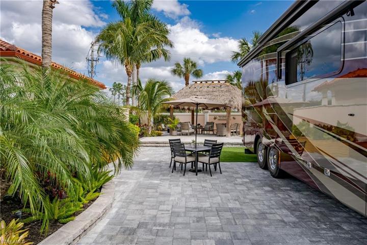 13595  Snook  CIR, Naples, FL 34114