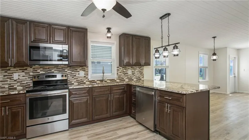 241  OCEAN REEF  LN, Naples, FL 34114