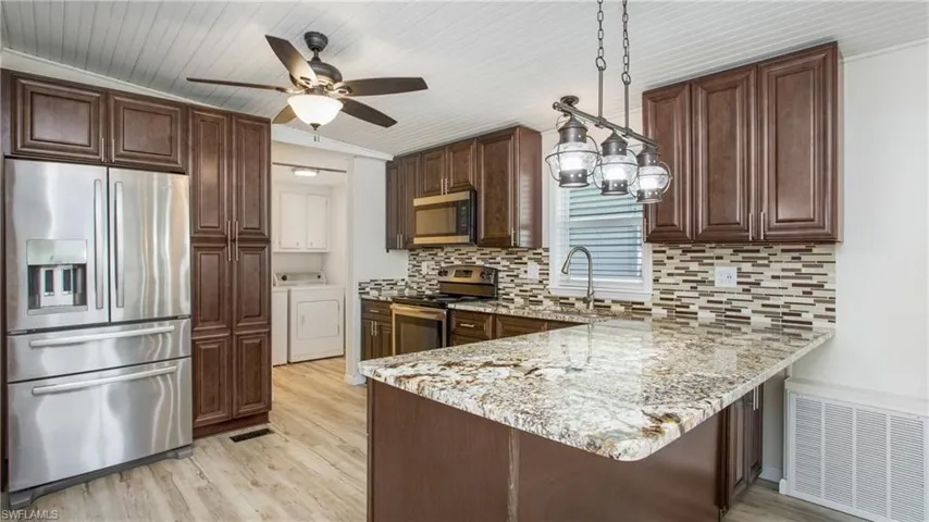 241  OCEAN REEF  LN, Naples, FL 34114