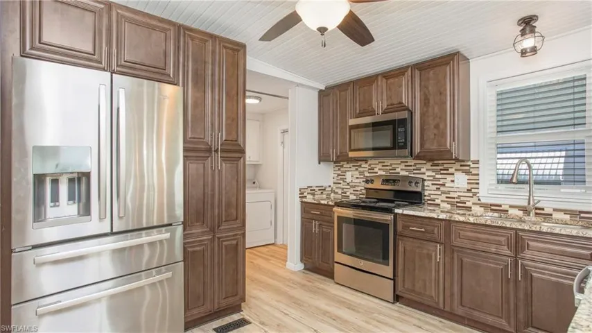 241  OCEAN REEF  LN, Naples, FL 34114