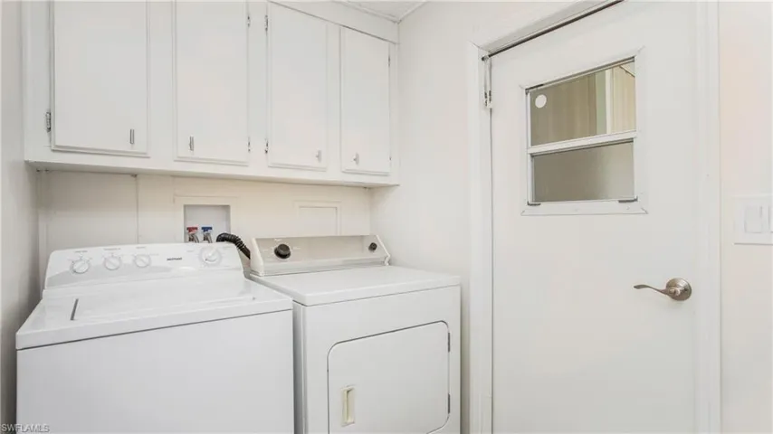 241  OCEAN REEF  LN, Naples, FL 34114