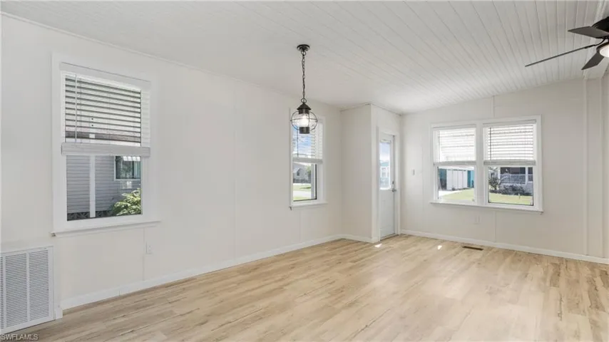 241  OCEAN REEF  LN, Naples, FL 34114