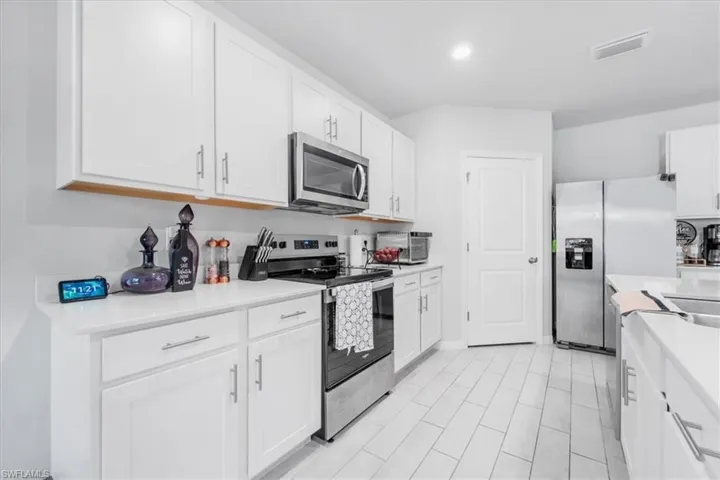 1216 Nw 21st Pl, Cape Coral, Florida 33993