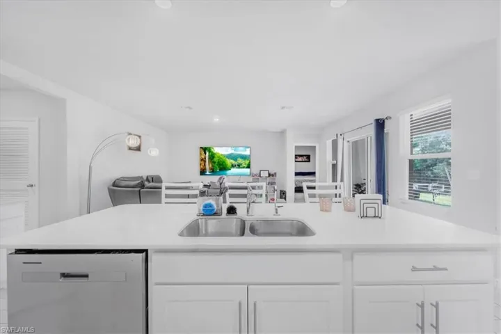 1216 Nw 21st Pl, Cape Coral, Florida 33993
