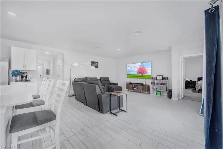 1216 Nw 21st Pl, Cape Coral, Florida 33993