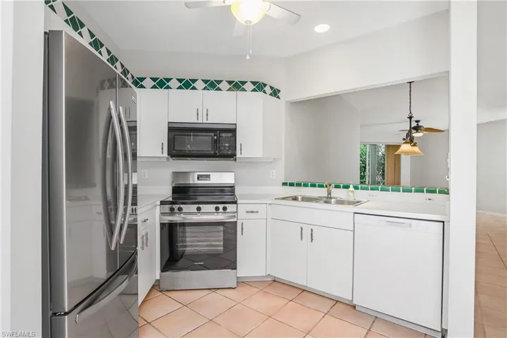 3785  Fieldstone  BLVD, Naples, FL 34109