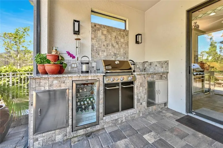 Outdoor Kitchen