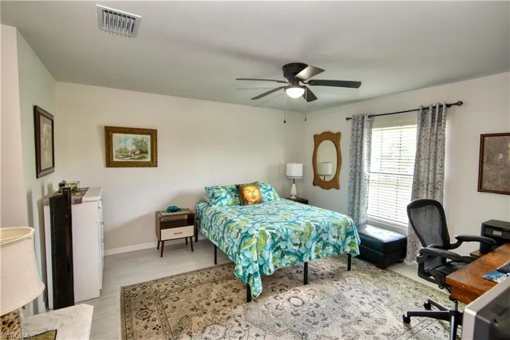 1102 Ne 11th Ave, Cape Coral Fl 33909
