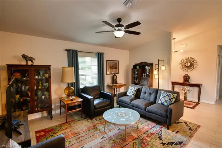 1102 Ne 11th Ave, Cape Coral Fl 33909