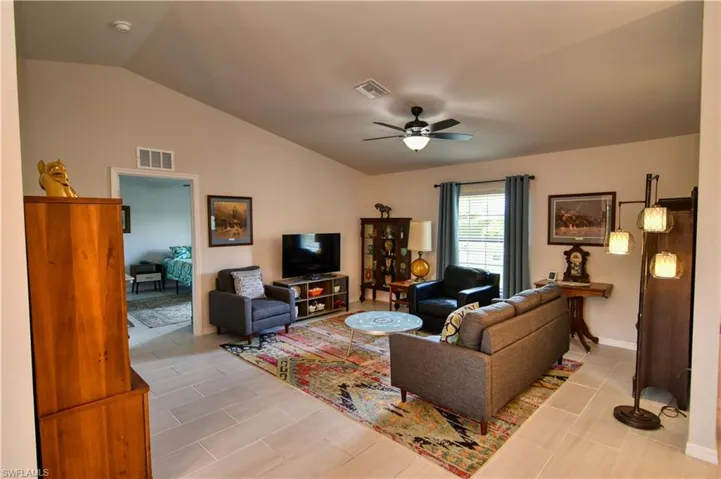 1102 Ne 11th Ave, Cape Coral Fl 33909