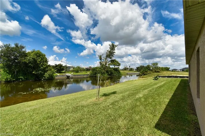 1102 Ne 11th Ave, Cape Coral Fl 33909