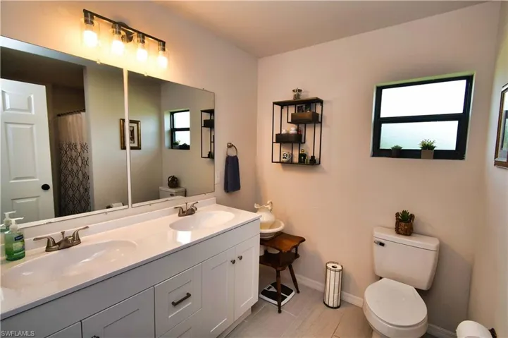 1102 Ne 11th Ave, Cape Coral Fl 33909