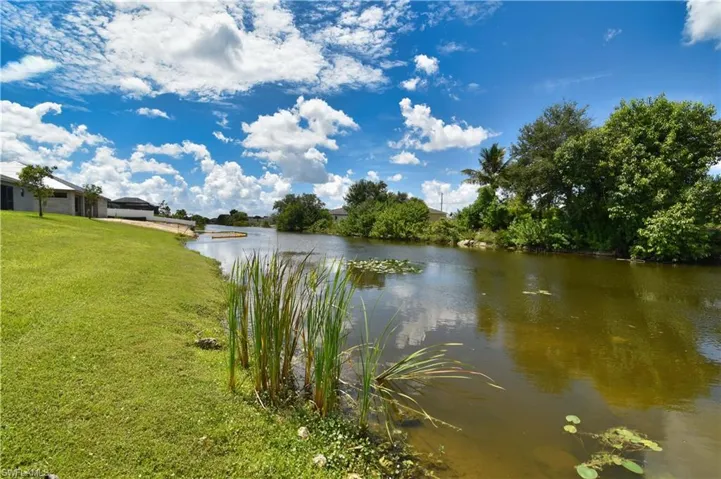 1102 Ne 11th Ave, Cape Coral Fl 33909