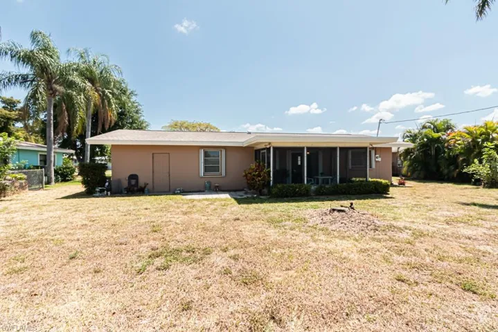 5218  Elm  CT, Cape Coral, FL 33904