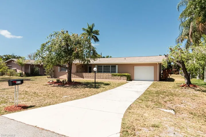 5218  Elm  CT, Cape Coral, FL 33904