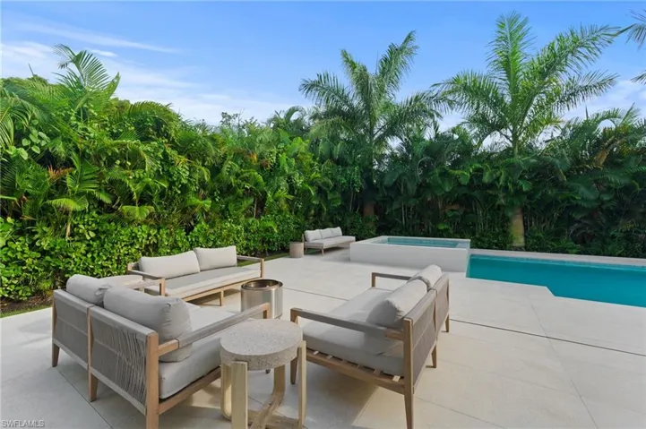 646 Anchor Rode Dr, Naples, Florida 34103
