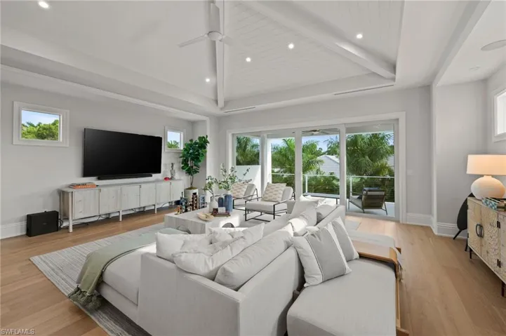 646 Anchor Rode Dr, Naples, Florida 34103