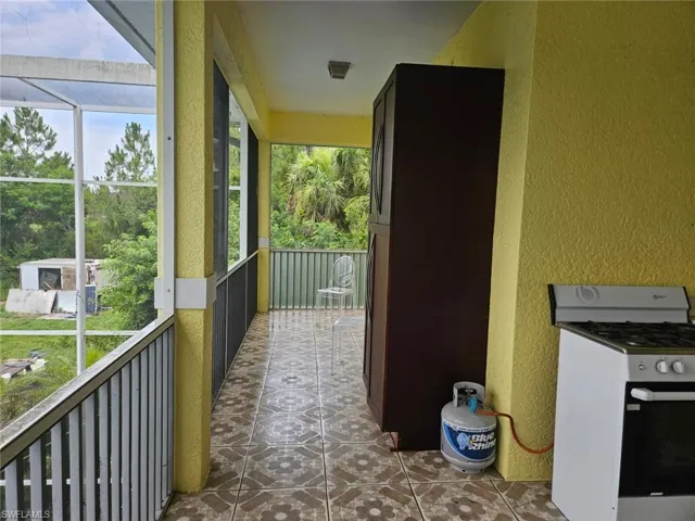 915 Barbara Ct, Lehigh Acres, Florida 33974