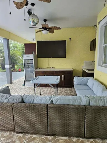 915 Barbara Ct, Lehigh Acres, Florida 33974