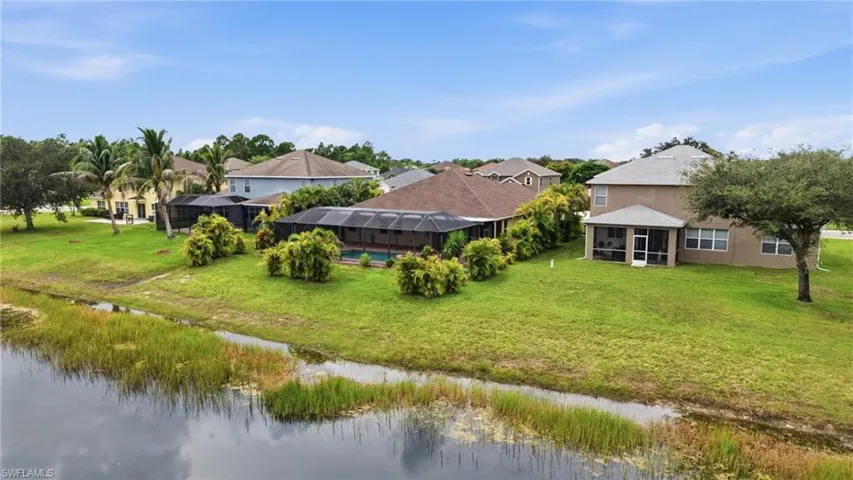8091 Allamanda Ct, Lehigh Acres, Florida 33972