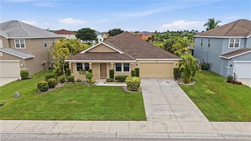 8091 Allamanda Ct, Lehigh Acres, Florida 33972