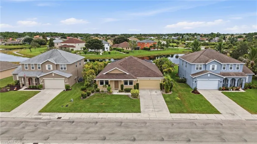8091 Allamanda Ct, Lehigh Acres, Florida 33972