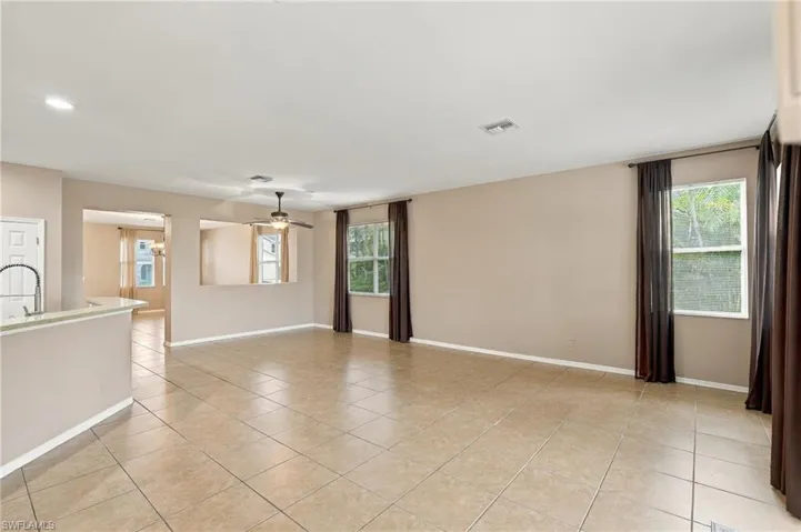 8091 Allamanda Ct, Lehigh Acres, Florida 33972