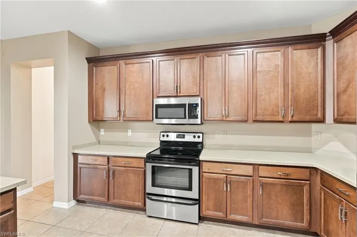 8091 Allamanda Ct, Lehigh Acres, Florida 33972