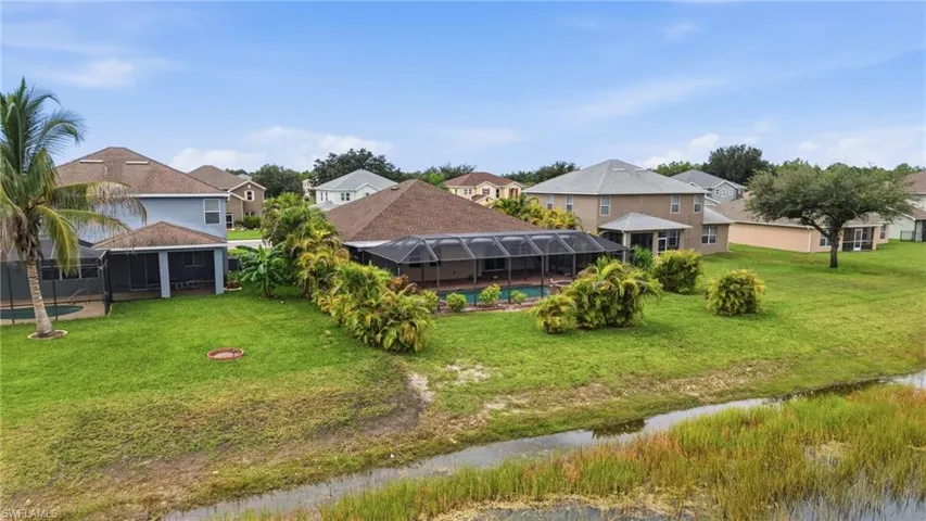 8091 Allamanda Ct, Lehigh Acres, Florida 33972
