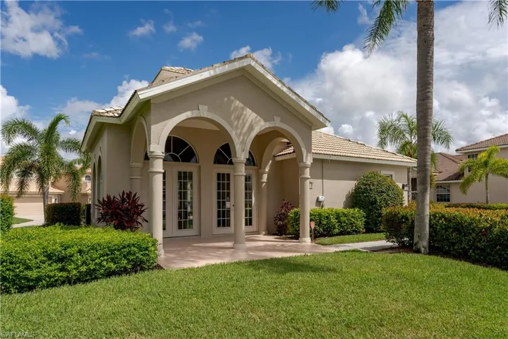 6658 Castlelawn Pl 9, Naples, Florida 34113