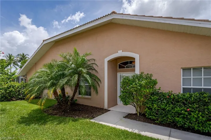 6658 Castlelawn Pl 9, Naples, Florida 34113