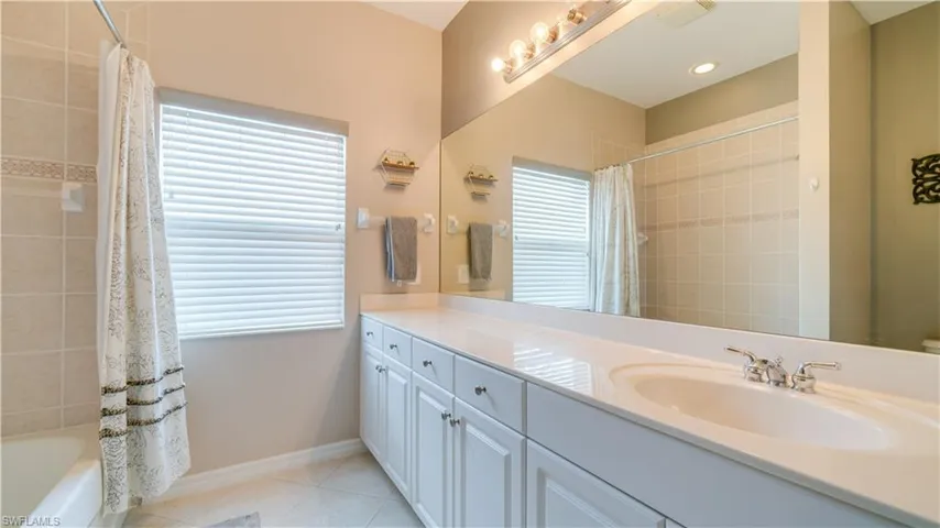 3230  Cottonwood  BEND, Fort Myers, FL 33905