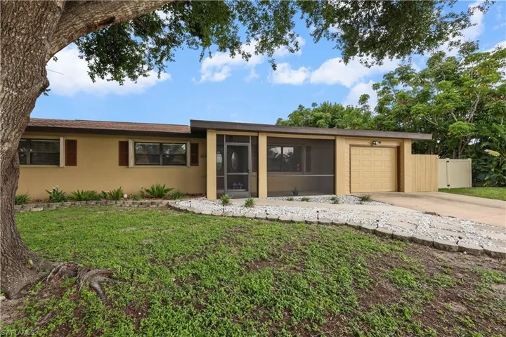 4029 Country Club Blvd, Cape Coral, Florida 33904