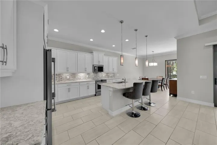 Chef Kitchen, Dining Room