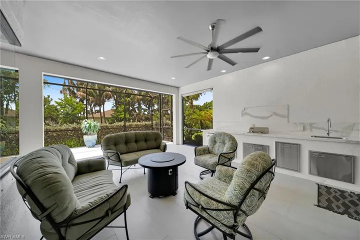 Lanai with Electric Roll Down Shutters, Bathroom, Kitchen