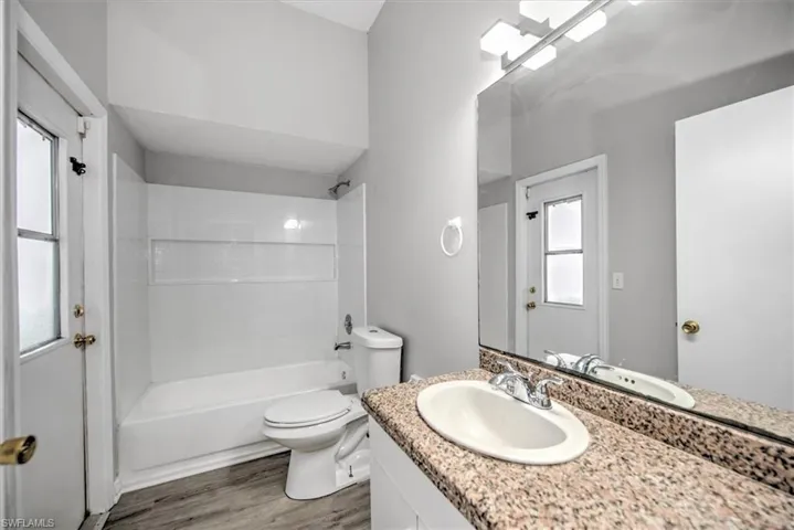 621 SW 9th  AVE, Cape Coral, FL 33991