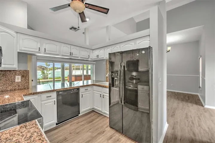 621 SW 9th  AVE, Cape Coral, FL 33991